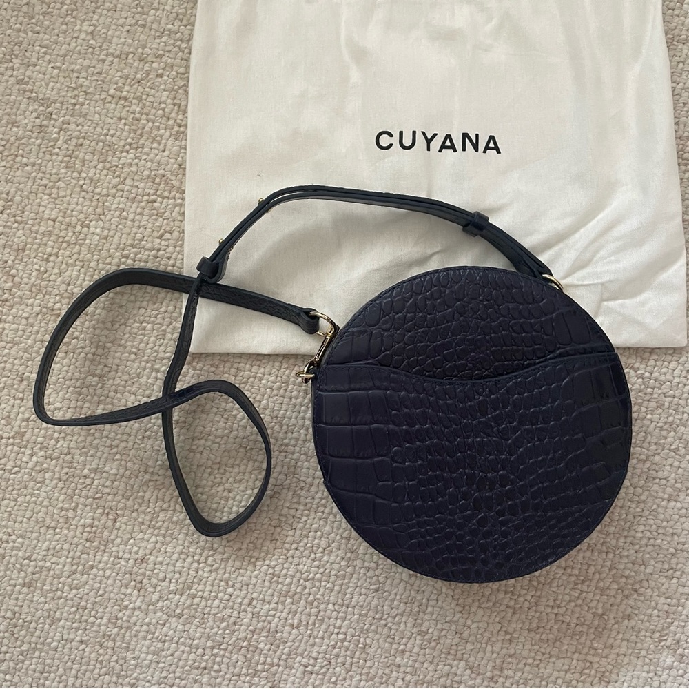Cuyana Circle Bag Navy Croc-embossed
